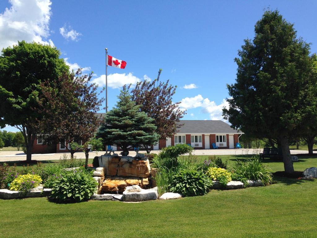 Manitoulin Inn Mindemoya Buitenkant foto