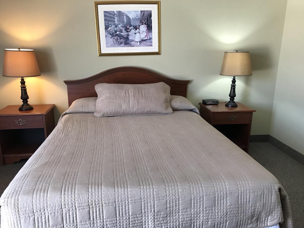 Manitoulin Inn Mindemoya Buitenkant foto